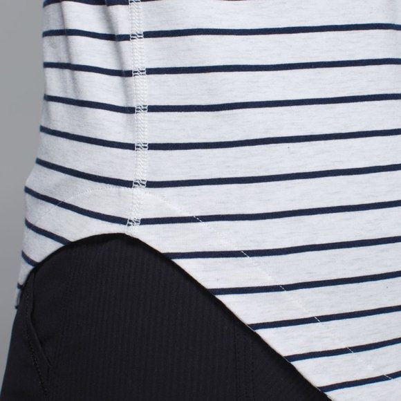 Lululemon Weekend Long Sleeve Shirt Navy Stripe Red Stitching Size 8 - Picture 8 of 10